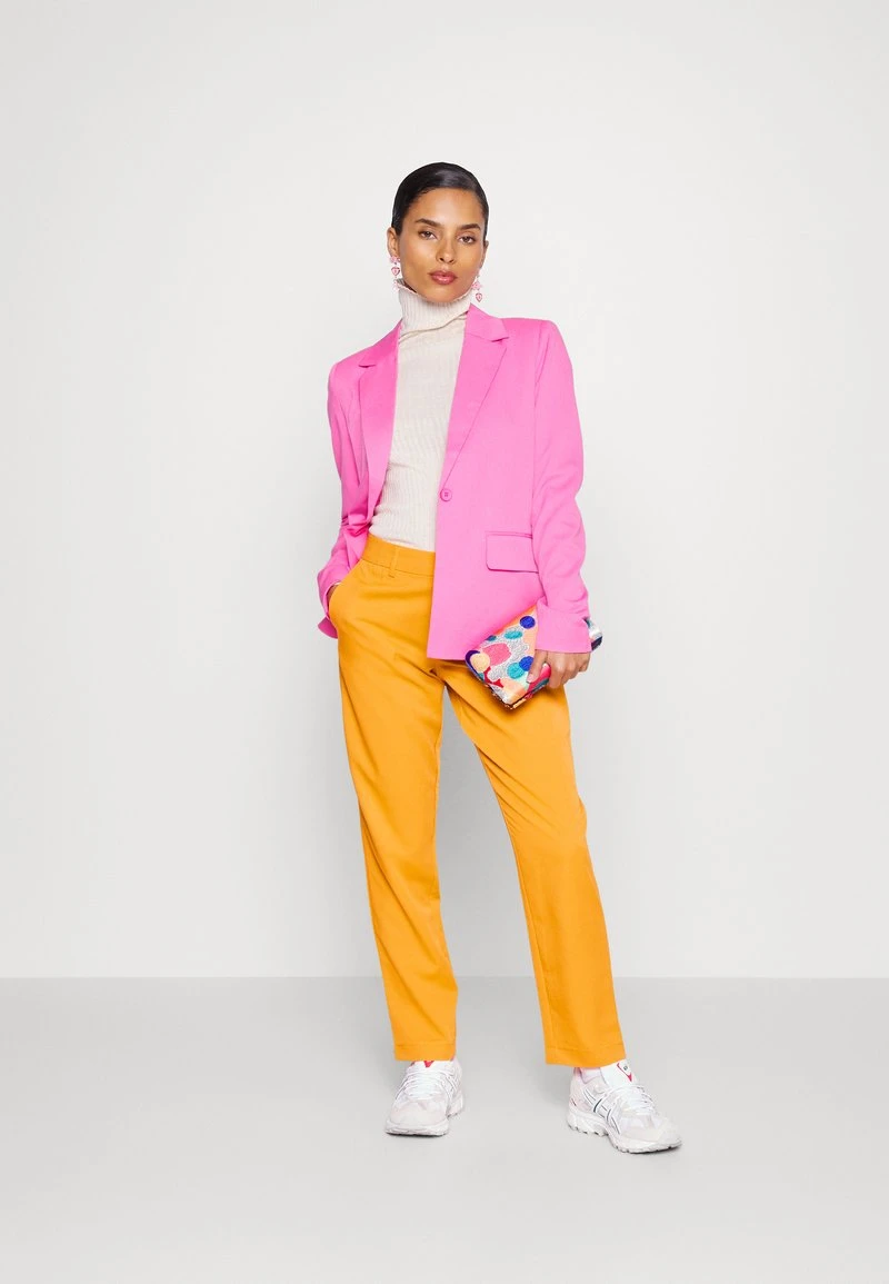 Noisy May Petite NMTHEA VIVIAN PANT PETITE - Stoffhose - Vibrant Orange 5 Noisy May Petite NMTHEA VIVIAN PANT PETITE - Stoffhose - Vibrant Orange - Image 3