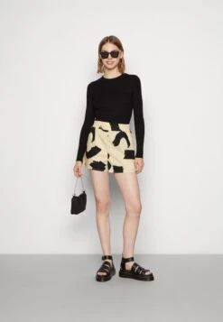 Noisy May NMSHIP S O-NECK - Strickpullover - Black -Fashion Verkauf 185b8795ace94f13be54f77620a69a7d