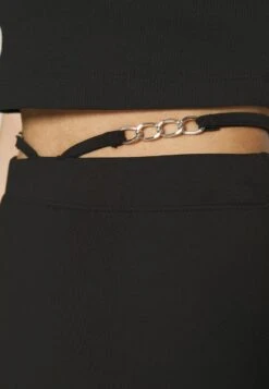 Noisy May Petite NMCELESTE CHAIN DETAIL - Minirock - Black 12 Noisy May Petite NMCELESTE CHAIN DETAIL - Minirock - Black -Fashion Verkauf 2f9976aa61c34df596860811f64328c3