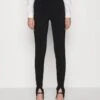 NMSALLIE FRONT DETAIL - Leggings - Hosen - Black 2 NMSALLIE FRONT DETAIL - Leggings - Hosen - Black -Fashion Verkauf 2f9f75df98544ba1911c7ded8de025e7