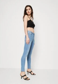 Noisy May NMBILLIE - Jeans Skinny Fit - Light Blue Denim -Fashion Verkauf 383ae2ead8f841a3902367832aed6f43