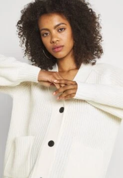 Noisy May NMTIMMY CARDIGAN - Strickjacke - Sugar Swizzle -Fashion Verkauf 44d2def29fdc41bab1107d60bb55df77