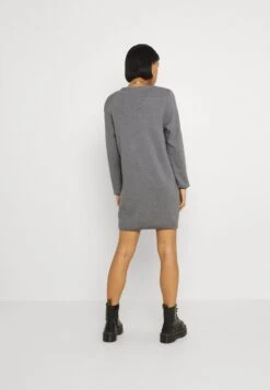 Noisy May NMSHIP DRESS - Strickkleid - Mottled Grey 10 Noisy May NMSHIP DRESS - Strickkleid - Mottled Grey -Fashion Verkauf 49696287f6f042b2b49c24a3d42116ed