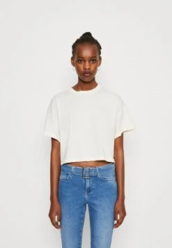 Noisy May NMALENA SEMI CROP - T-Shirt Basic - Eggnog