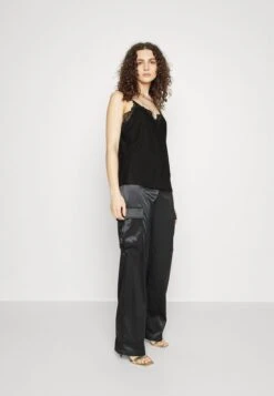 NMDREWIE PANTS - Cargohose - Black -Fashion Verkauf 7852b159a2b84ff88e46f5fa59ae2e00