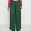 Noisy May Petite NMPINOLA WIDE LEG PANTS - Stoffhose - Green