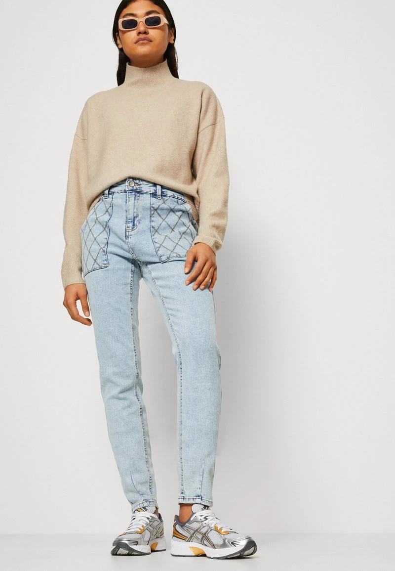 Noisy May NMJULY HW MOM - Jeans Slim Fit - Medium Blue Denim 7 Noisy May NMJULY HW MOM - Jeans Slim Fit - Medium Blue Denim - Image 5