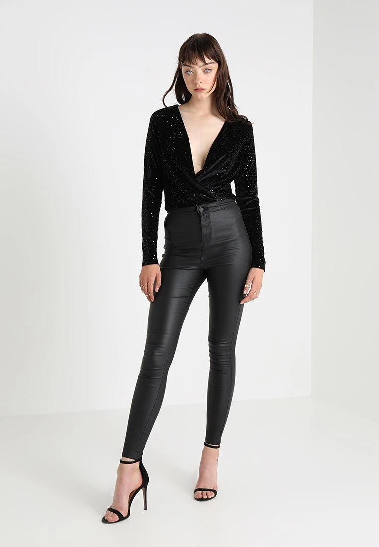 Noisy May NMELLA SUPER COATED PANTS - Stoffhose - Black 4 Noisy May NMELLA SUPER COATED PANTS - Stoffhose - Black - Image 2