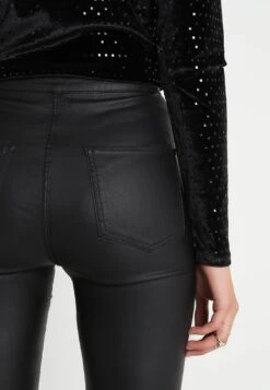 Noisy May NMELLA SUPER COATED PANTS - Stoffhose - Black 13 Noisy May NMELLA SUPER COATED PANTS - Stoffhose - Black -Fashion Verkauf f918c994430d4329a21b2a3664ff7c82