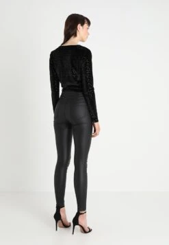 Noisy May NMELLA SUPER COATED PANTS - Stoffhose - Black 10 Noisy May NMELLA SUPER COATED PANTS - Stoffhose - Black -Fashion Verkauf fc1987bfeaa74be98a71801d6535472c