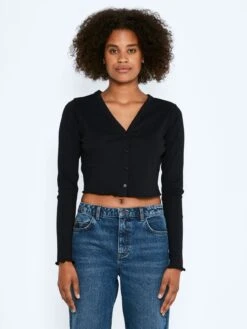 Noisy May Gerippter Cropped Cardigan Kurze V-Ausschnitt Strickjacke NMDRAKEY In Schwarz